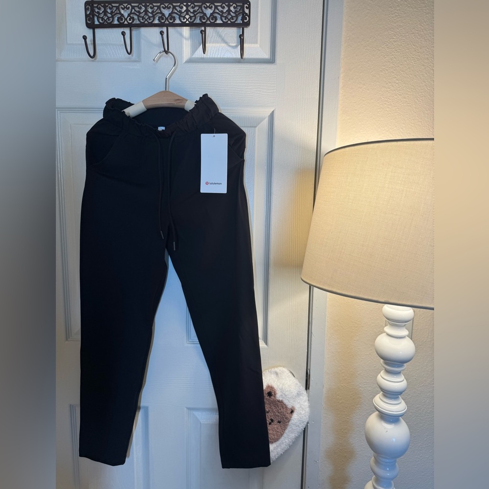 Lululemon stretch high rise 7/8 pants brand new with tag Size 0